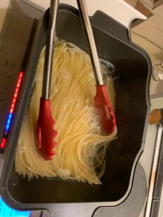 よこ茹でパスタ（蓋付）